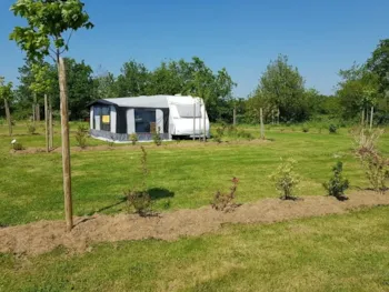 Stellplatz - Stellplatz + 1 Fahrzeug - Camping Du Littoral
