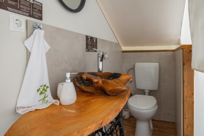 Glamping tent, private toilete, sink & Outdoor TUB 15m2