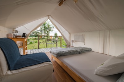 Glamping tent, private toilete, sink & Outdoor TUB 15m2