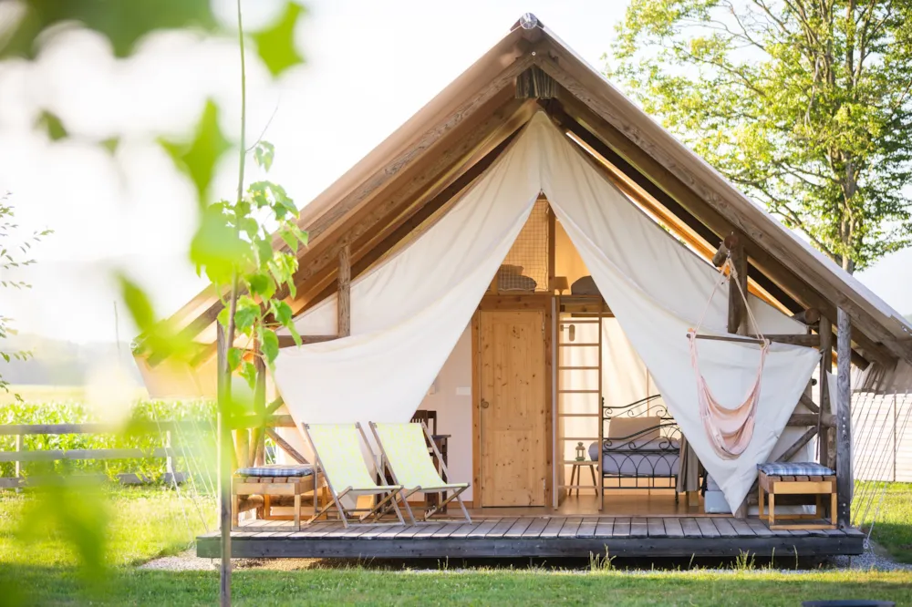 Location - Tente Glamping Avec Salle De Bain, Amber 40 M2 - Kolpa Resort glamping