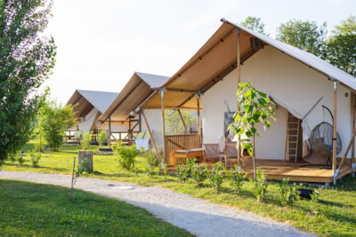 Glamping Tent with Bathroom, Amber 44 m2, Premium - JACUZZI