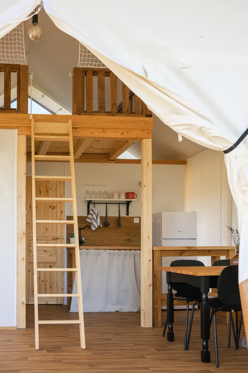 Tente Glamping Avec Salle De Bain, Amber 44 M², Premium - Jacuzzi