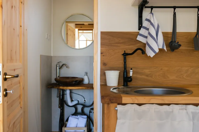 Tente Glamping Avec Salle De Bain, Amber 44 M², Premium - Jacuzzi