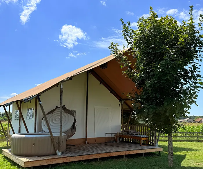 Tente Glamping Avec Salle De Bain, Amber 44 M², Premium - Jacuzzi