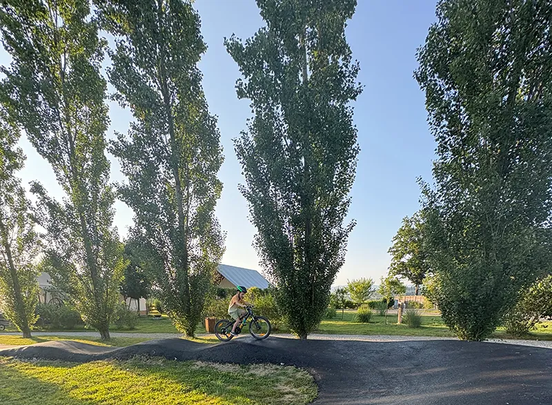 Tente Glamping Avec Salle De Bain, Amber 44 M², Premium - Jacuzzi