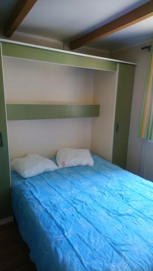 Mietunterkunft - Chalet Trianon - 2 Erwachsene / 2 Kinder - image n°5 - Camping Municipal Le Ceytrou