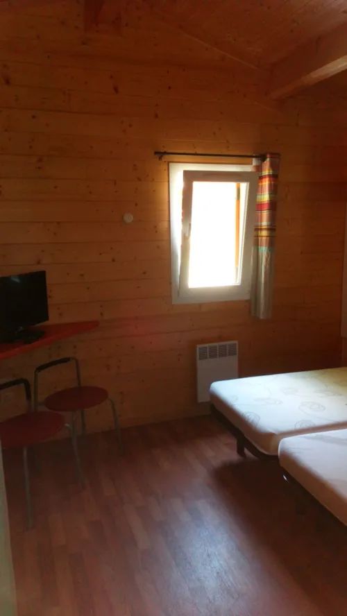 Location - Chalet Gentiane - image n°2 - Camping Municipal Le Ceytrou
