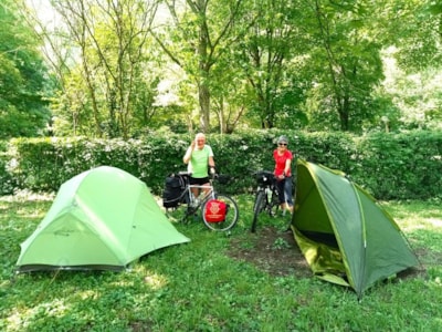 Pitch + 1 car + tent