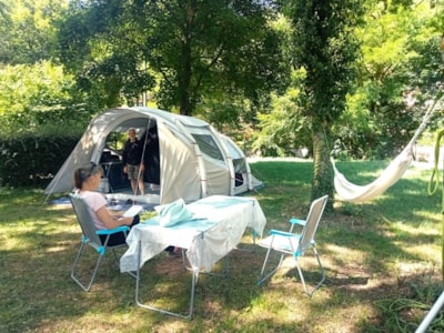 Pitch + 1 car + tent
