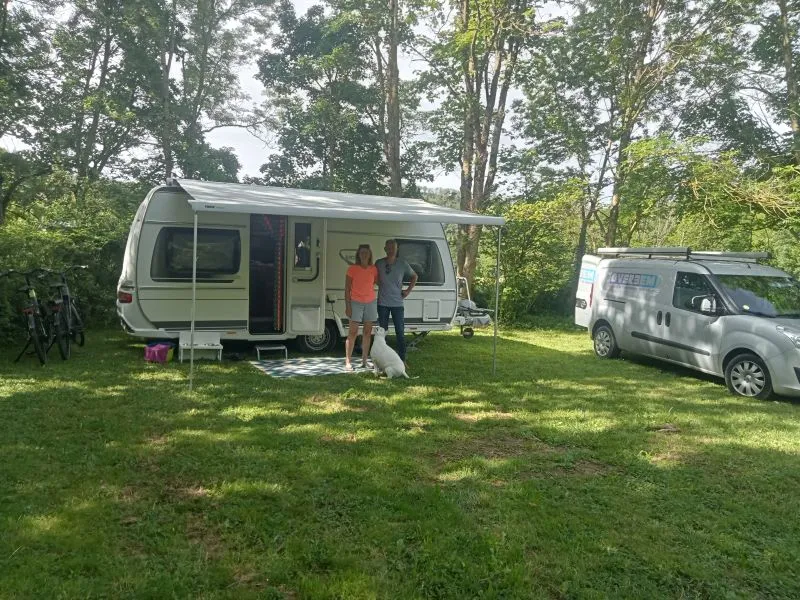 Emplacement Pour Caravanes Et Vans