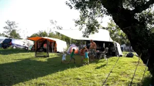 Emplacement - Family Pitch over 130m² - Camping de PEYROCHE