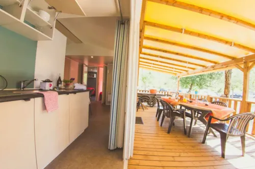 Accommodation - Air Conditioned Mobile Home - 34M² - 3 Bedrooms - image n°2 - Camping de PEYROCHE