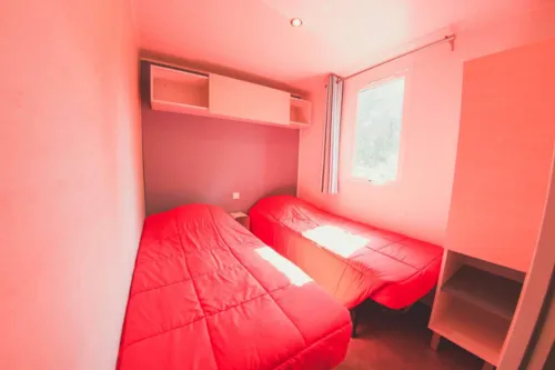 Accommodation - Air Conditioned Mobile Home - 34M² - 3 Bedrooms - image n°5 - Camping de PEYROCHE