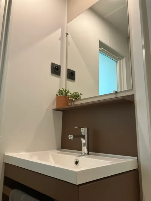 Mietunterkunft - Mobilheim Mit Klimaanlage – 28 M² – 2 Schlafzimmer - image n°7 - Camping de PEYROCHE