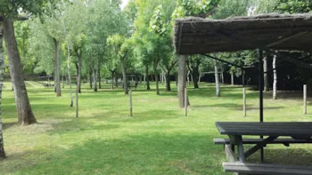 Stellplatz - Stellplatz Zelt / Wohnwagen - Camping Ecológico Lava