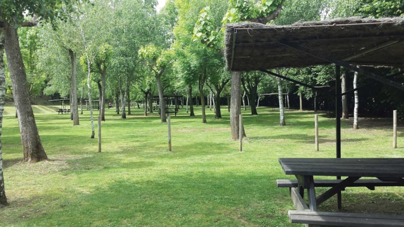 Piazzola tenda / roulotte