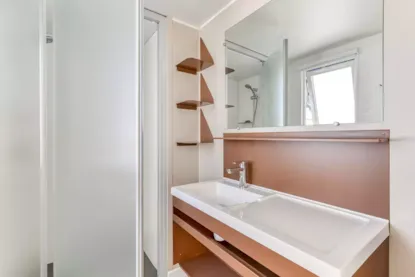 Mobile Home Premium Lounge