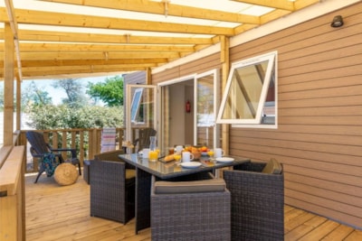 Mobile Home Premium Lounge