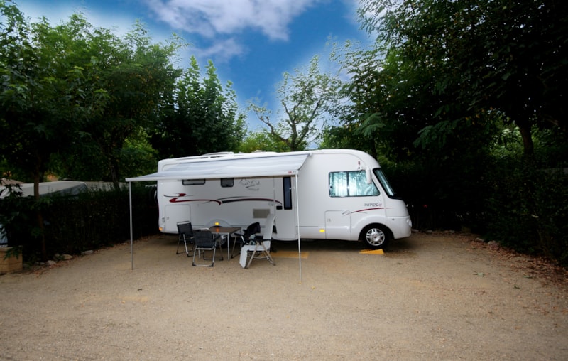 EMPLACEMENT STANDARD avec électricité, eau et évacuation des eaux usées