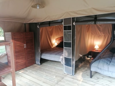 FAMILY LODGE TENT