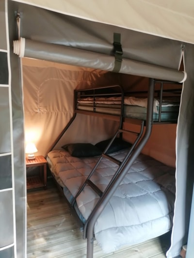 FAMILY LODGE TENT