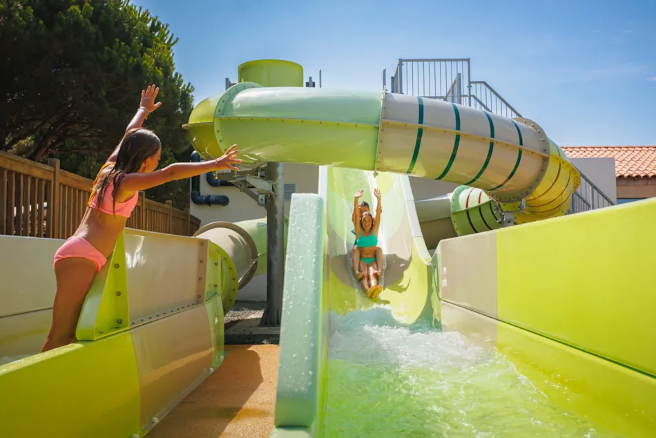 Camping Les Peupliers****