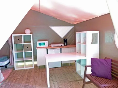 Accommodation - Lodge Insolite Nature Vivarais Along The River Without Sanitary - 2 Bedrooms - 25 M² + 15M² Terrace - image n°5 - Ushuaïa Villages - Camping l'Oasis *****