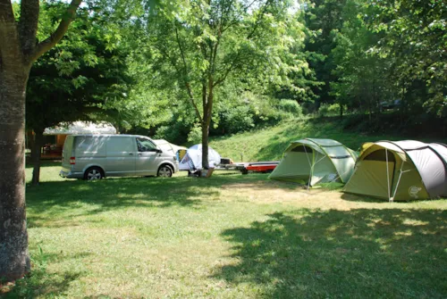 Pitch - Pitch Privilege Near The River, Electricity Included - image n°2 - Ushuaïa Villages - Camping l'Oasis *****