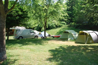 Pitch Privilege near the river, electricity included