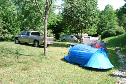 Pitch - Pitch Privilege Near The River, Electricity Included - image n°4 - Ushuaïa Villages - Camping l'Oasis *****