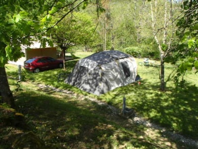 Pitch Privilege near the river, electricity included