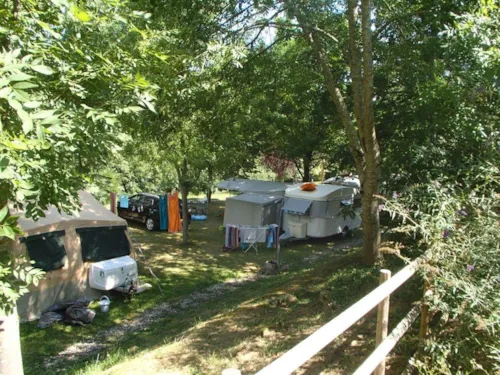 Pitch - Pitch Privilege Near The River, Electricity Included - image n°5 - Ushuaïa Villages - Camping l'Oasis *****