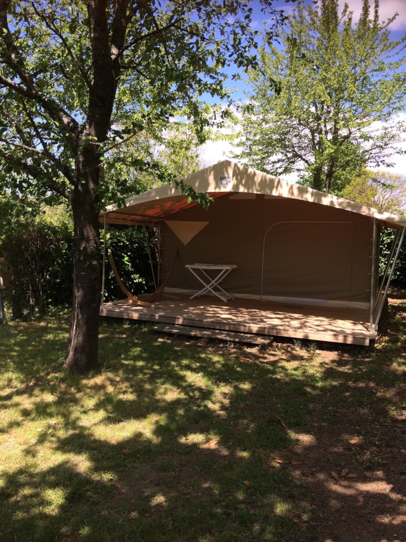 Lodge Insolite Nature Canada 2 bedrooms without sanitary facilities25 m2 + 15 m2 terrasse couverte
