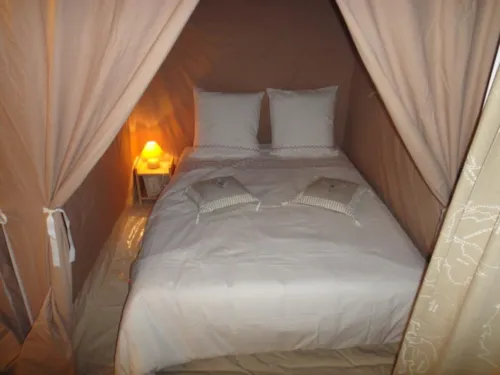 Accommodation - Lodge Insolite Nature Vivarais Along The River Without Sanitary - 2 Bedrooms - 25 M² + 15M² Terrace - image n°6 - Ushuaïa Villages - Camping l'Oasis *****