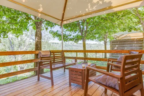 Mietunterkunft - Lodge Insolite Premium Pagan - 2 Schlafzimmer - Sanitäranlagen - 30 M² Und 25 M² Terrasse - image n°6 - Ushuaïa Villages - Camping l'Oasis *****