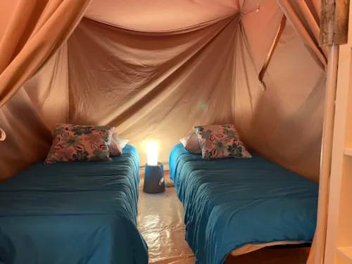 Accommodation - Lodge Insolite Nature Vivarais Along The River Without Sanitary - 2 Bedrooms - 25 M² + 15M² Terrace - image n°8 - Ushuaïa Villages - Camping l'Oasis *****
