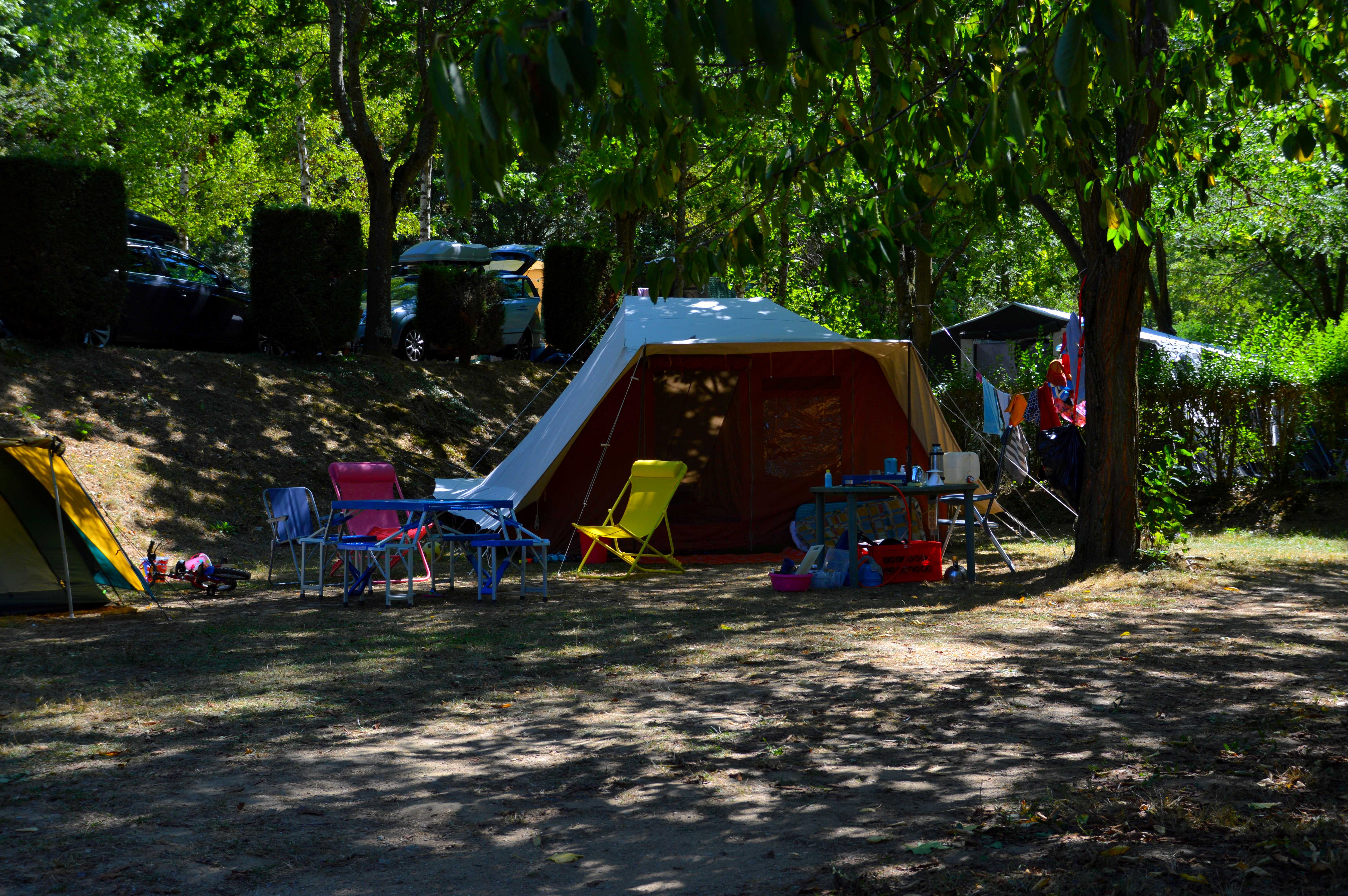 Emplacement - Emplacement Bas, Uniquement Les Tentes - Camping Sites et Paysages L'Oasis