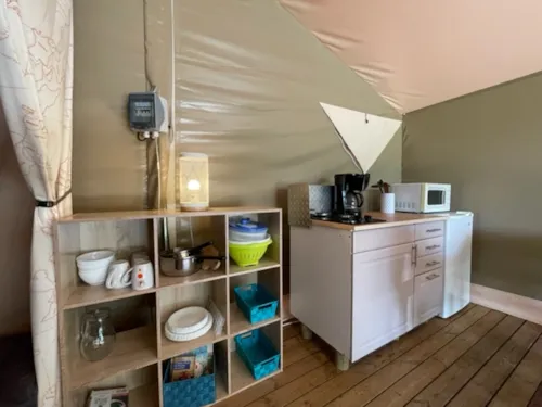 Accommodation - Lodge Insolite Nature Canada 2 Bedrooms Without Sanitary Facilities - 25 M² + 15 M² Covered Terrace - image n°5 - Ushuaïa Villages - Camping l'Oasis *****
