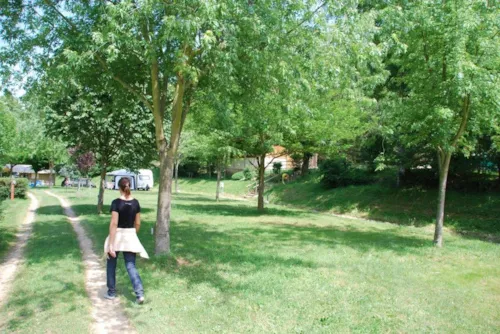 Pitch - Pitch Privilege Near The River, Electricity Included - image n°7 - Ushuaïa Villages - Camping l'Oasis *****