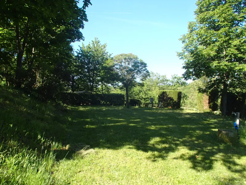 Emplacement Privilège Xxl (150 -200M²) Avec Table De Pique Nique