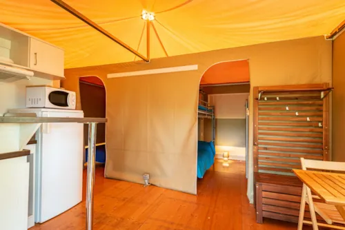 Mietunterkunft - Lodge Insolite Premium Pagan - 2 Schlafzimmer - Sanitäranlagen - 30 M² Und 25 M² Terrasse - image n°7 - Ushuaïa Villages - Camping l'Oasis *****
