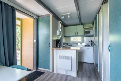 Mietunterkunft - Chalet Confort Acacia 2 Schlafzimmer In Der Nähe Des Pools - 25M² + 10 M² Überdachte Terrasse - image n°3 - Ushuaïa Villages - Camping l'Oasis *****
