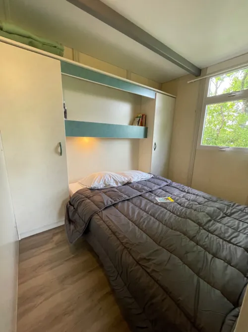 Mietunterkunft - Chalet Confort Acacia 2 Schlafzimmer In Der Nähe Des Pools - 25M² + 10 M² Überdachte Terrasse - image n°6 - Ushuaïa Villages - Camping l'Oasis *****