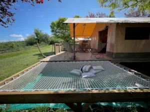 Locatif - Lodge Insolite Premium Victoria - 2 Schlafzimmer - 30m² - große Terrasse 20 m² - Ushuaïa Villages - Camping l'Oasis *****