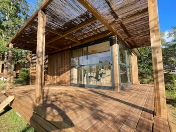Mietunterkunft - Chalet Privilège Panoramic 2 Bedrooms 25 M2, Covered Terrace 18M2 - Camping l' OASIS Sites et Paysages