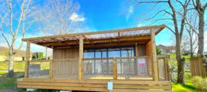 Locatif - Chalet Privilege Marsanne - 3 Schlafzimmer - TV - 35m², überdachte Terrasse van 17m² - Ushuaïa Villages - Camping l'Oasis *****