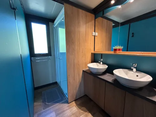 Accommodation - Chalet Privilege Grand Panoramic - 3 Bedrooms - Tv - 33M², Covered Terrace Of 14M² - image n°9 - Ushuaïa Villages - Camping l'Oasis *****