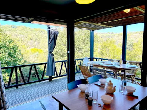 Mietunterkunft - Chalet Privilège Panoramic 2 Schlafzimmer - Tv - 25 M², Überdachte Terrasse Van 18M² - image n°2 - Ushuaïa Villages - Camping l'Oasis *****