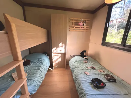 Mietunterkunft - Chalet Privilège Panoramic 2 Schlafzimmer - Tv - 25 M², Überdachte Terrasse Van 18M² - image n°8 - Ushuaïa Villages - Camping l'Oasis *****