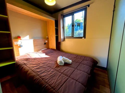 Mietunterkunft - Chalet Privilège Panoramic 2 Schlafzimmer - Tv - 25 M², Überdachte Terrasse Van 18M² - image n°7 - Ushuaïa Villages - Camping l'Oasis *****